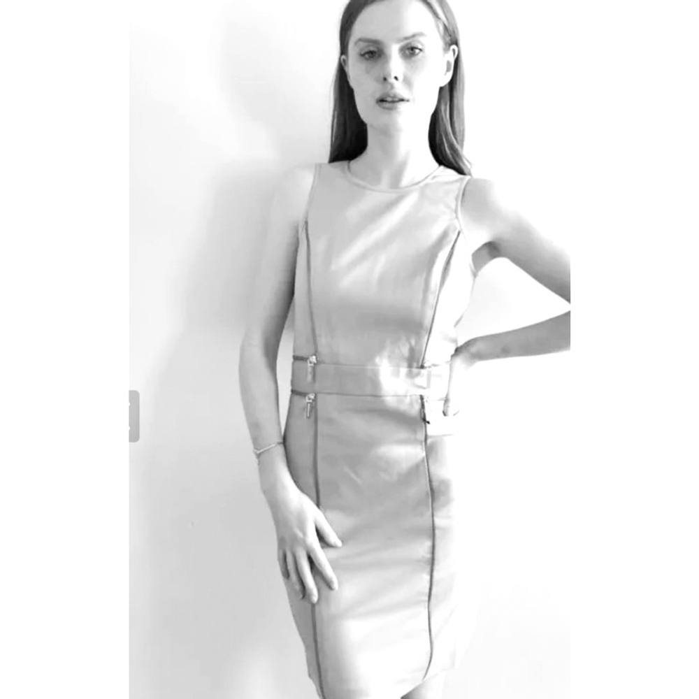 Michael Kors Chic Sheath Dress White Sleeveless Gold Accent Quiet Luxury Size 8